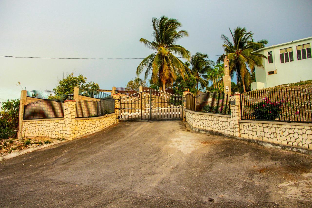 Sunshine Lodge: Your Home Away From Home Montego Bay Exterior foto