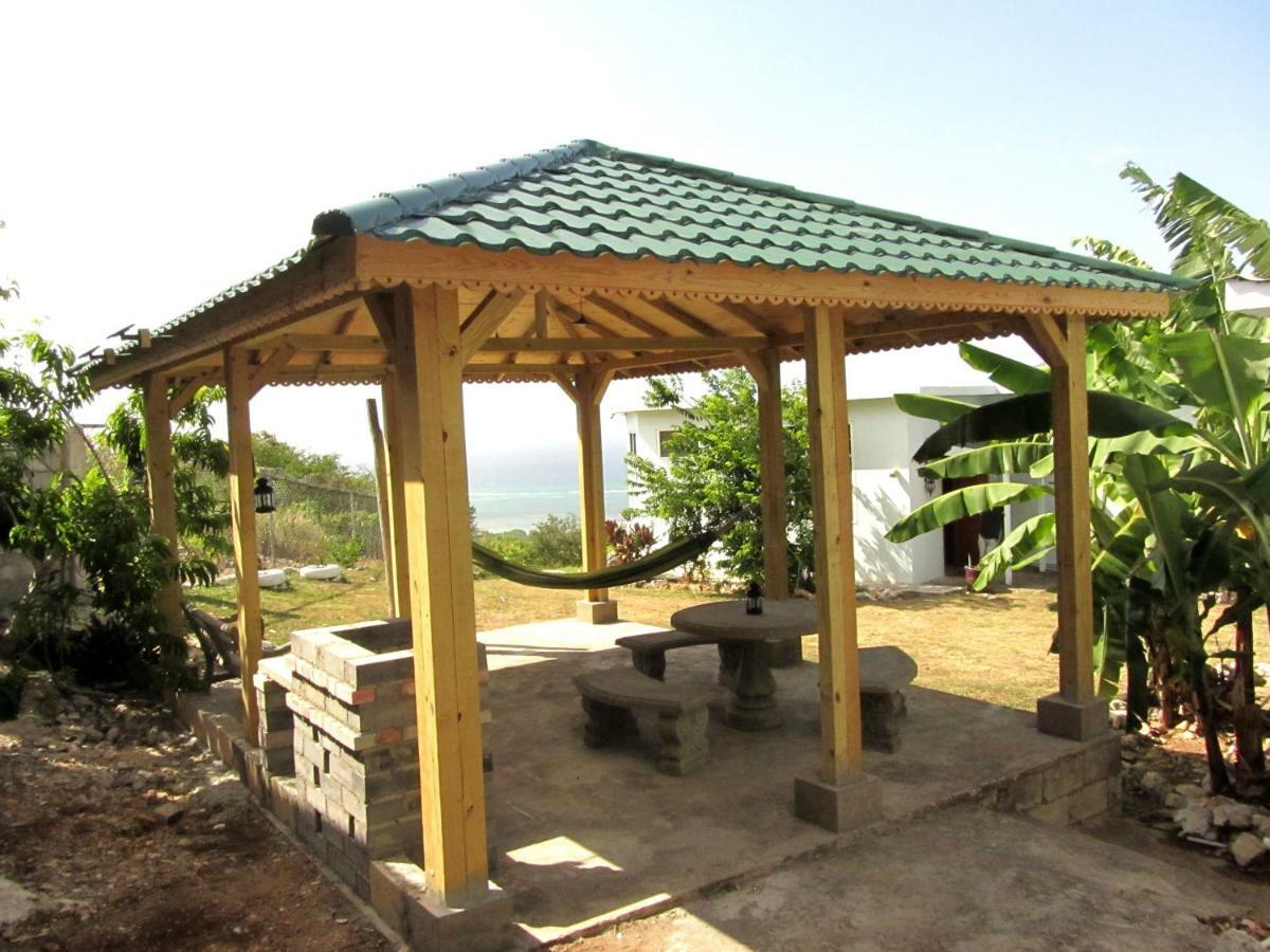 Sunshine Lodge: Your Home Away From Home Montego Bay Exterior foto
